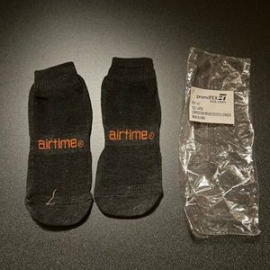 💝 10/$10 💝 NWT Grippy Ankle Socks Size L